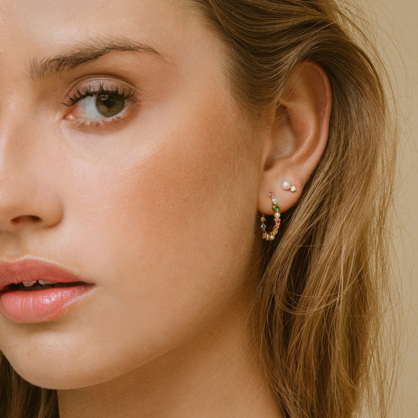 18 kt. forgyldt | Multifarvede zirkoner og ferskvandsperle